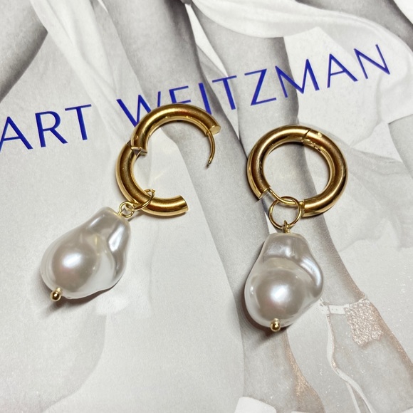 🌟 Big Imitation Baroque Pearl Hoop Earrings - Picture 3 of 4